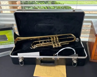 Accord  by Blessing 1025 Trumpet	Case: 6 x 21 x 10in	
