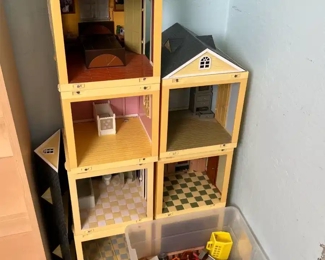 Vintage Dollhouse		
