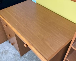 Camelot Furniture Cherry Wood  Desk	30 x 42 x 25	HxWxD
