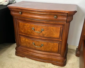 Dark Wood Single Nightstand	31 x 34 x 19.5.in	

