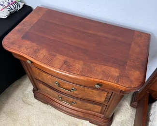 Dark Wood Single Nightstand	31 x 34 x 19.5.in	
