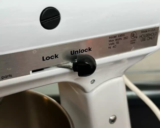 KitchenAid Classic Series 4.5 Quart Tilt-Head Stand Mixer K45ss White	14 x 9 x 13in	HxWxD
