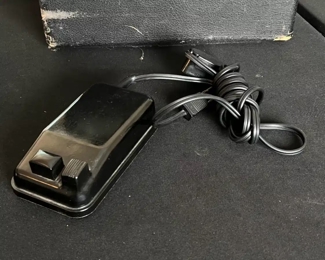 1940 Singer 221  Featherweight Sewing Machine	Case: 11.5 x 13.25 x 8.5in	HxWxD
