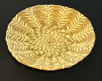 Tohono O'Odham Basket #1	8in Diameter	
