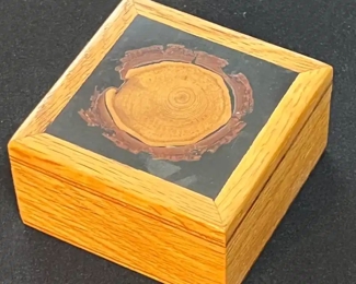 WM Flickinger Inlaid Oak Trinket Box&nbsp;	2x3.5x3.5in	HxWxD
