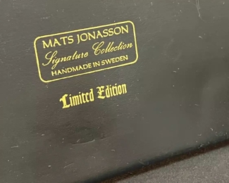 Mats Jonasson Crystal Signature Collection Golden Eagle Sculpture 	8.25x8.5x1in	HxWxD
