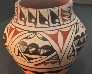 Mary S. Toya Jemez Pueblo Pot Native American Pottery 	6 x 3.75in diameter.	
