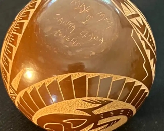 Mae Tapia Santa Clara Pueblo Pottery Seed Pot Native American Pottery Bowl	2.5 x 3in diameter	
