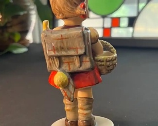 Goebel Hummel 81/0 School Girl w/ Backpack & Basket Figurine	5.5in H	
