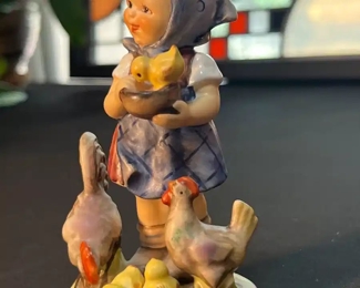 Goebel Hummel 199/0 Feeding Time Figurine	4.5in H	
