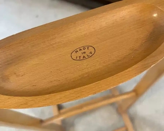 Italian Maplewood Gentleman’s Valet	42.5 x 18.5 x 13.in	HxWxD
