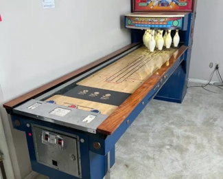 1983 Williams/United Big Strike Shuffle Alley Bowling Arcade Game Coin-Op	69 x 35x 100in	HxWxD
