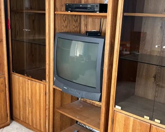 Oak Bookshelf #1	75.5 x 30 x 18in	HxWxD
