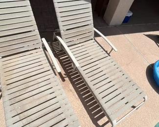 2pc Patio Loungers	43 x 29 x 75	HxWxD
