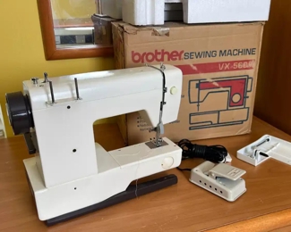Brother VX560 Sewing Machine in Box	Box: 15 x 17 x 9in	HxWxD
