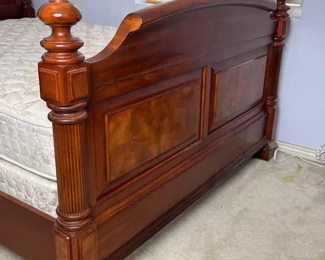 Dark Wood Queen Bed	Frame: 62 x 64.5 x 92in<BR> Mattress: 60 x 80in	HxWxD
