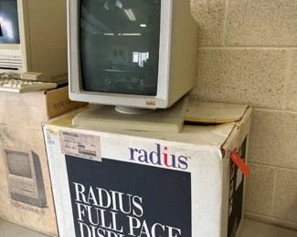 Radius Full Page Display Vintage Monitor		
