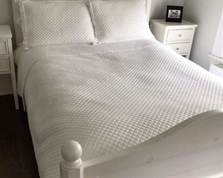 Beautiful Pottery Barn white queen bedroom mattress and trundle $450