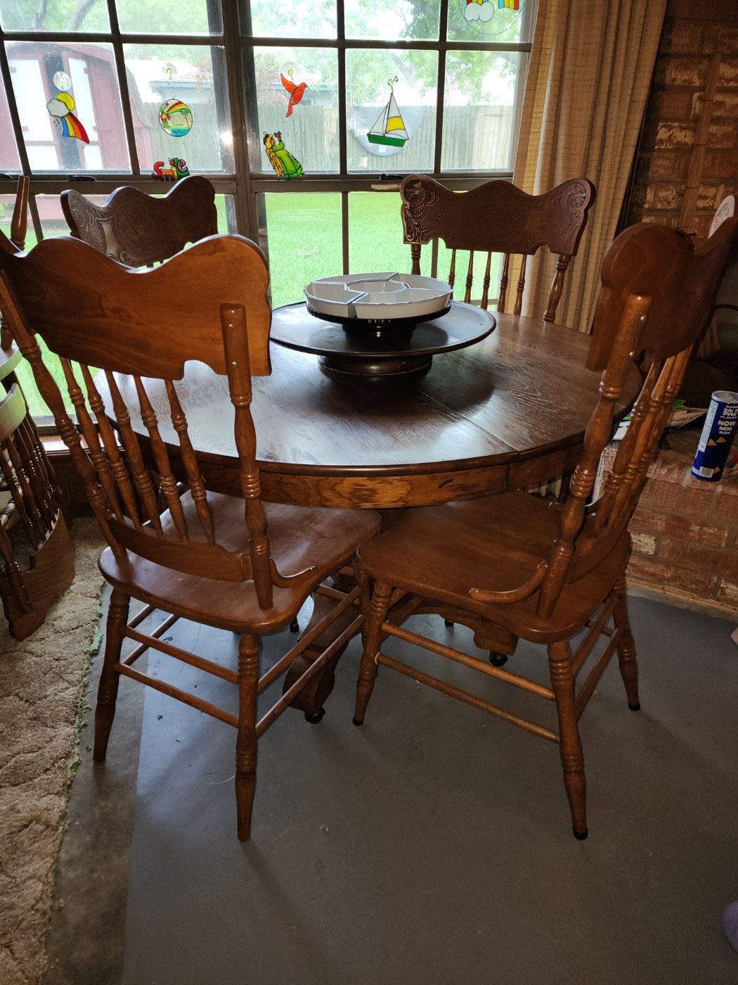 Beautiful Oak Round Table with 6 High Back Chairs and Leaves
