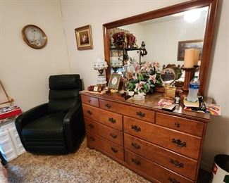 Hard Rock Maple - Made in USA - 9 Drawer Dresser