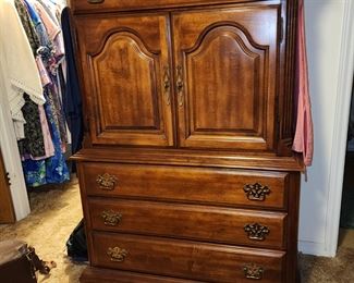 Sumter Dresser - 7 Drawers