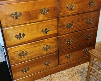 8 Drawer Dresser - Really Nice Size