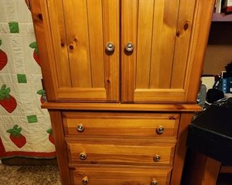 4 Drawer Dresser in Pine