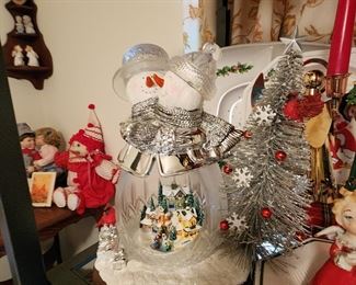 Thomas Kinkade Christmas Globe