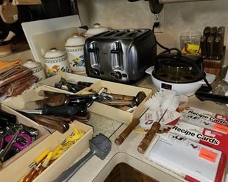 Toaster - More Utensils - Canister Set