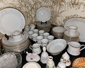 Lenox China Set - Bouquet Collection