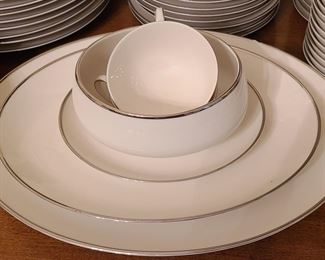 Noritake- Ivonne; 7 piece serving for 12
