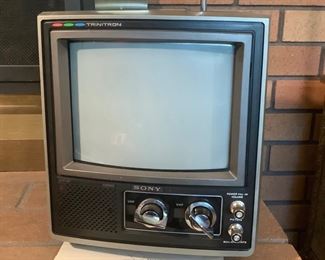 CAVA701 Vintage Sony Television