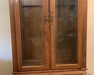 CAVA707 Lighted Lockable Wood Gun Cabinet