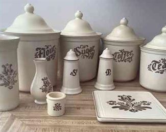 CAVA716 Pfaltzgraff Village Flour, Sugar, Coffee, Tea Canisters