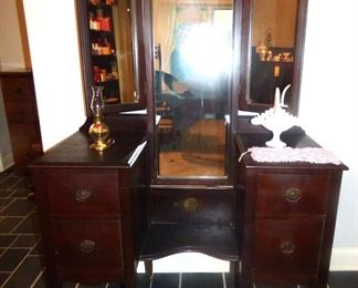 Antique Dressing Table with Folding Mirrors