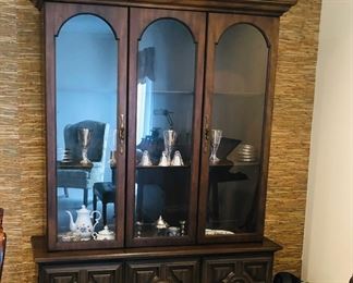China cabinet 
