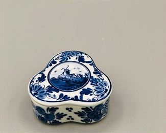 Delft Blue Trefoil Trinket Box with Lid Windmill and Floral Motif