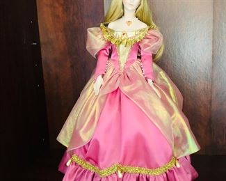 
Cinderalla Doll, Franklin Mint Heirloom Collection 18" Tall Porcelain, Pink Gown, Gold Tierra 