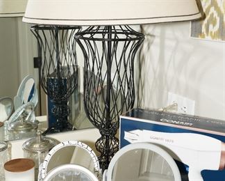 Metal Wire Frame Double Urn Table Lamp