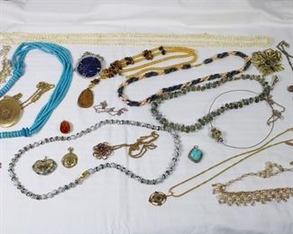 Vintage necklaces and pendants