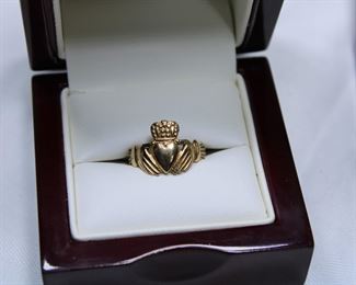 9K yellow gold Claddagh ring from Ireland