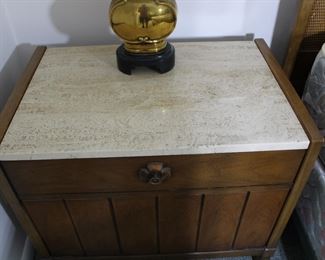 Detail of the travertine top