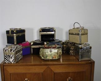 Collection of Lisette handbags or purses