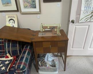 Italian sewing maching, Supernova Ultra Mark 2, with extra add ons