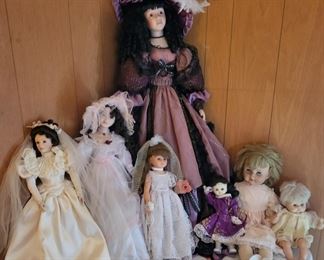 Vintage  Porcelain  Dolls 