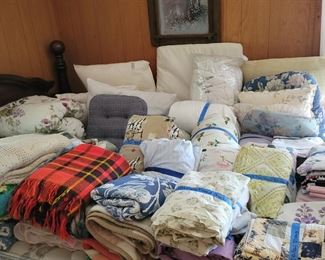 Very Nice &Clean Blankets ,Comforters  ,Full & Queen Sheet Sets ,Pillow Cases ,Pillows & Curtains