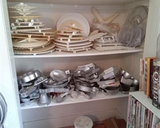 Cake Pans and Cake Bases