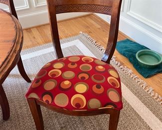 Dining room chair