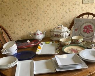 Pier One white 5pc Quadrado serving set made in Brazil
Red Hat lady Platter & Teapot
Vintage pair of Longaberger bowls
Vi tage 3 pc serving bowl,platter & ladle
New cake server plate and knife
Gibson china plate 
Misc Serving pieces 