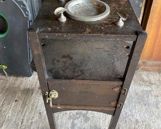 13x12x18
Antique wood Smoke Stand/Humidor